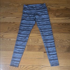 Adorable Practically New Leggings